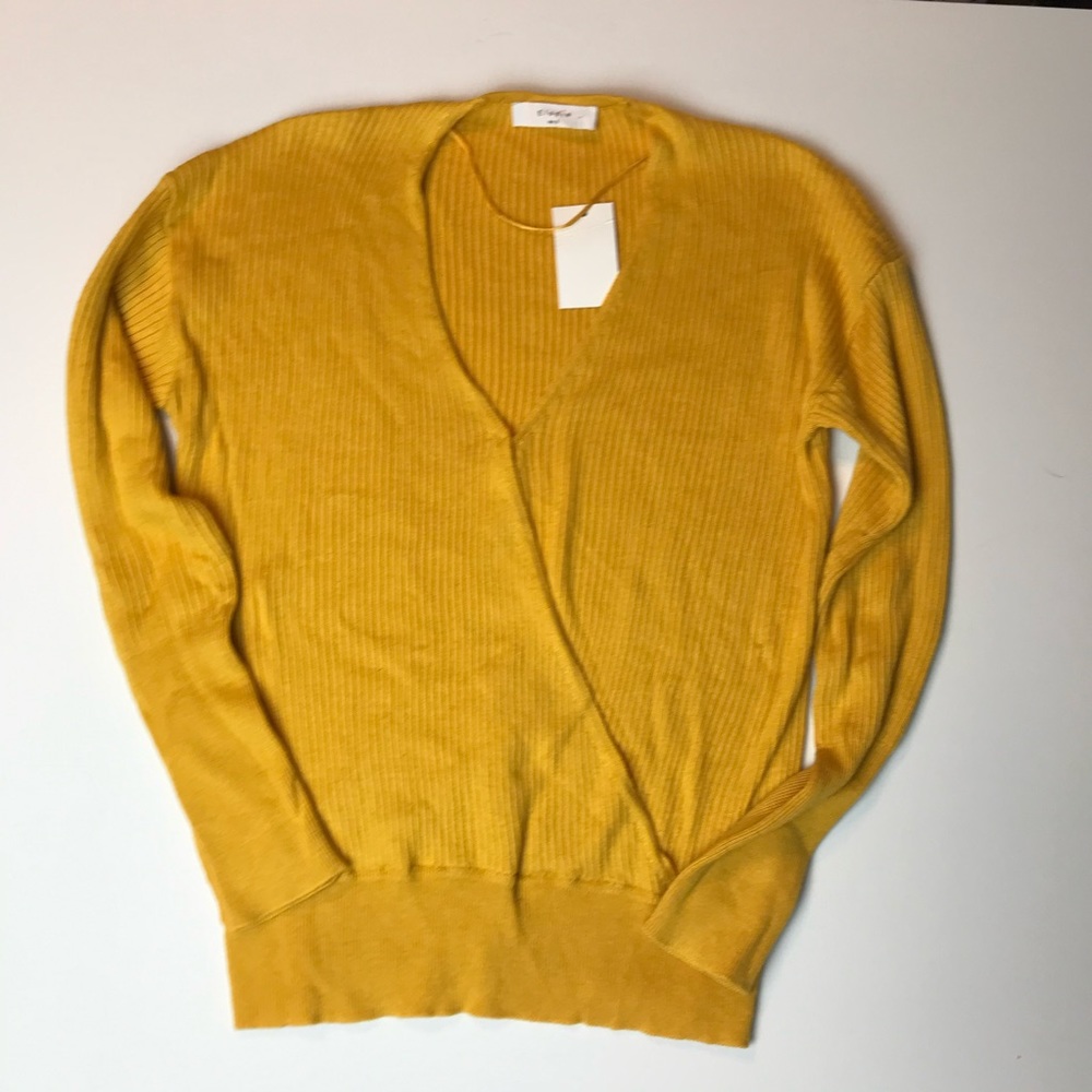 NWT Elodie Yellow Sweater